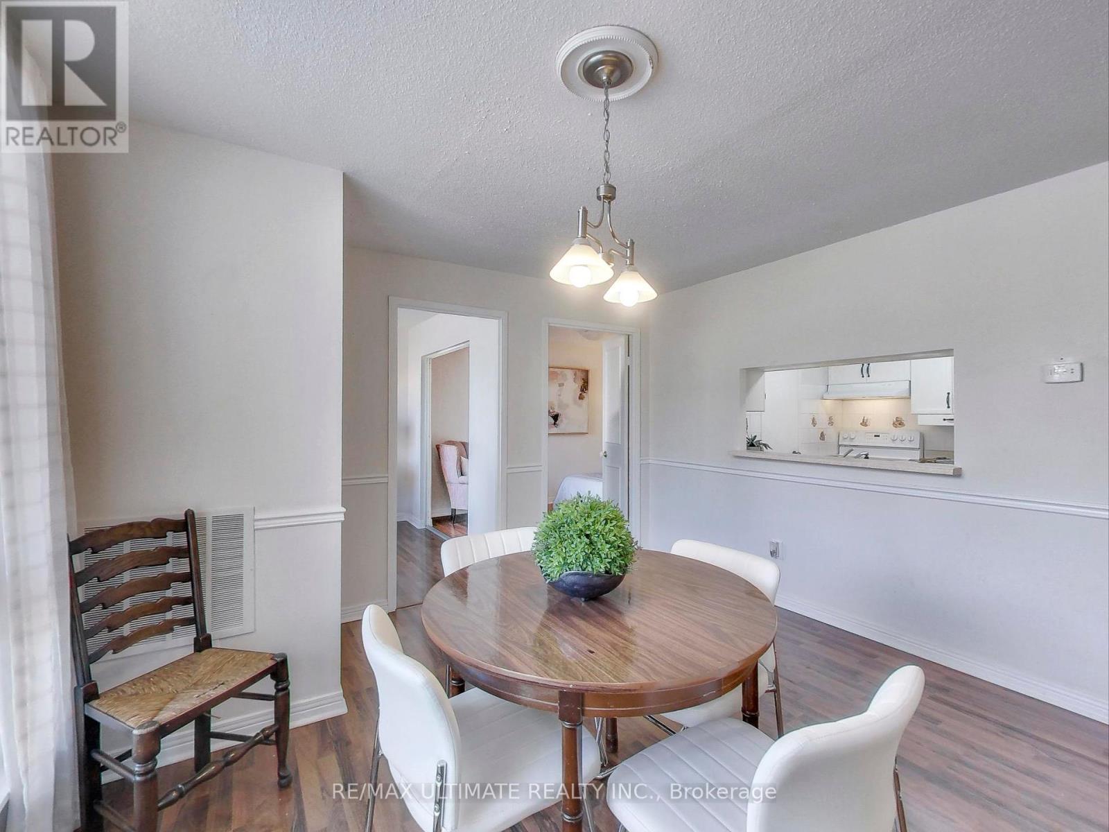 101 - 30 Wilson Street, Markham (Old Markham Village), Ontario  L3P 1N1 - Photo 7 - N12401218