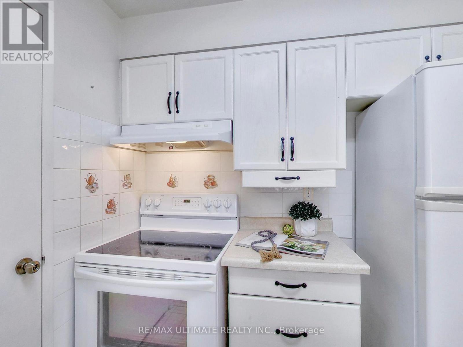 101 - 30 Wilson Street, Markham (Old Markham Village), Ontario  L3P 1N1 - Photo 18 - N12401218