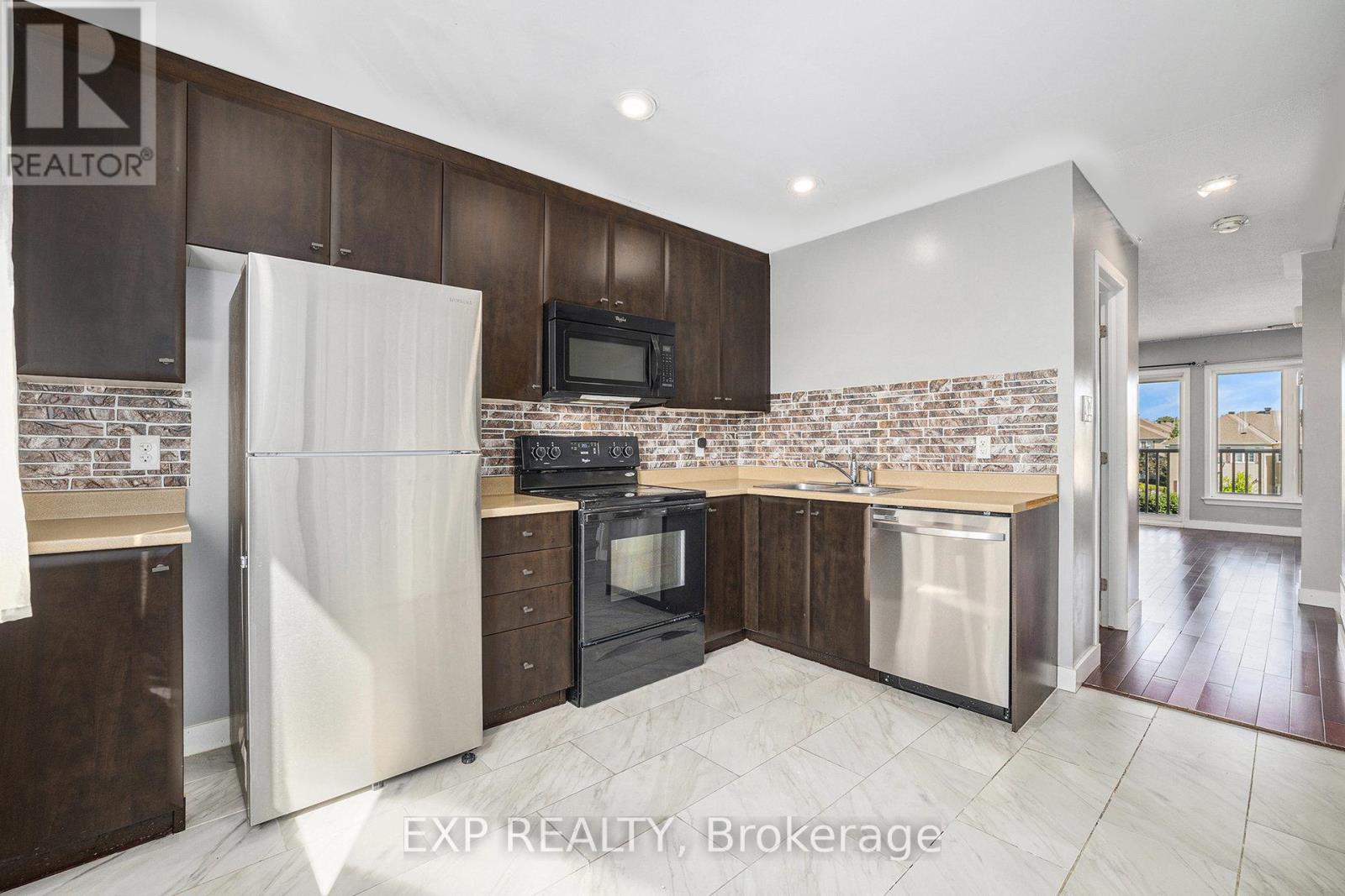 250 Shanly Private, Ottawa, Ontario  K2J 5X6 - Photo 3 - X12410317