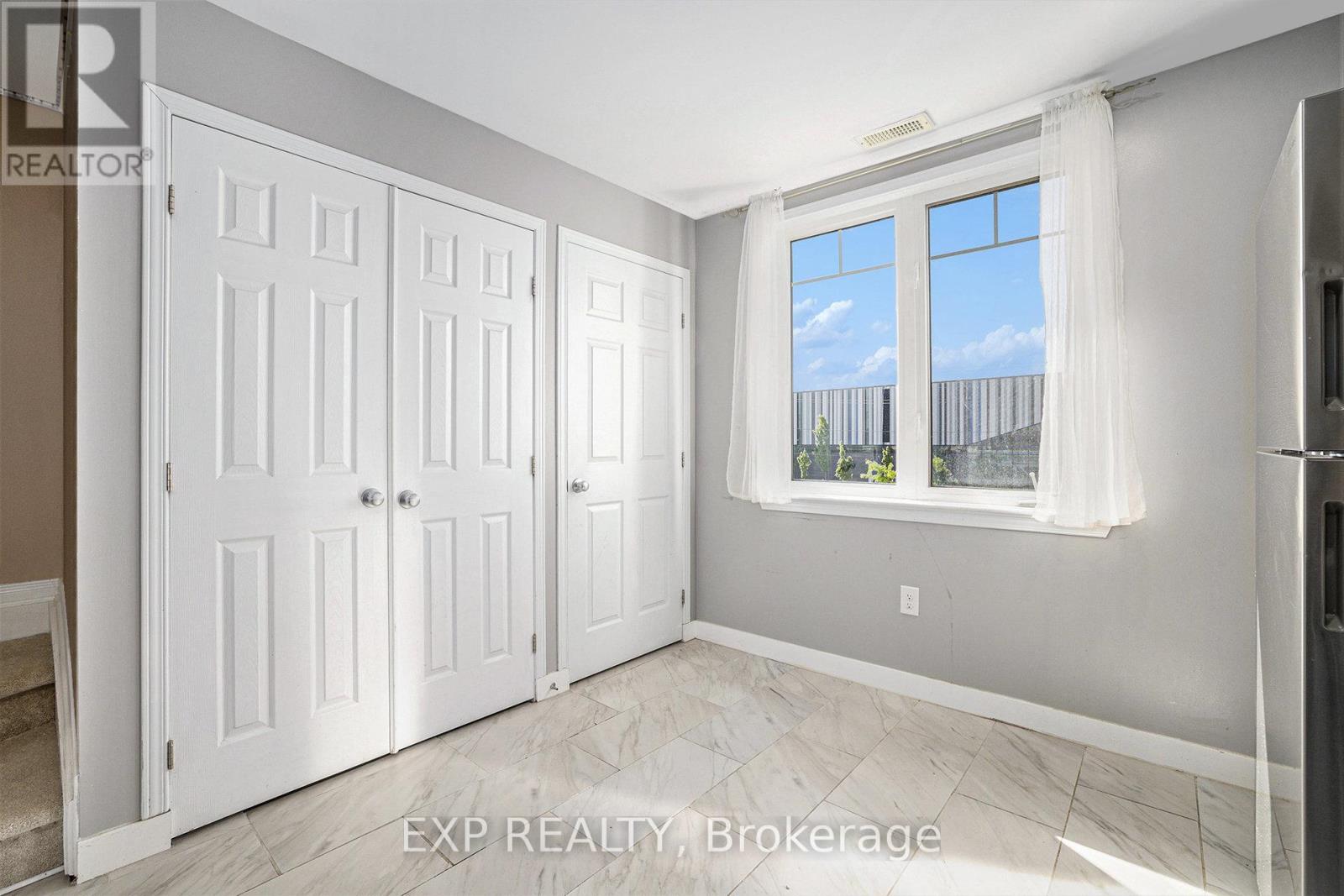 250 Shanly Private, Ottawa, Ontario  K2J 5X6 - Photo 6 - X12410317