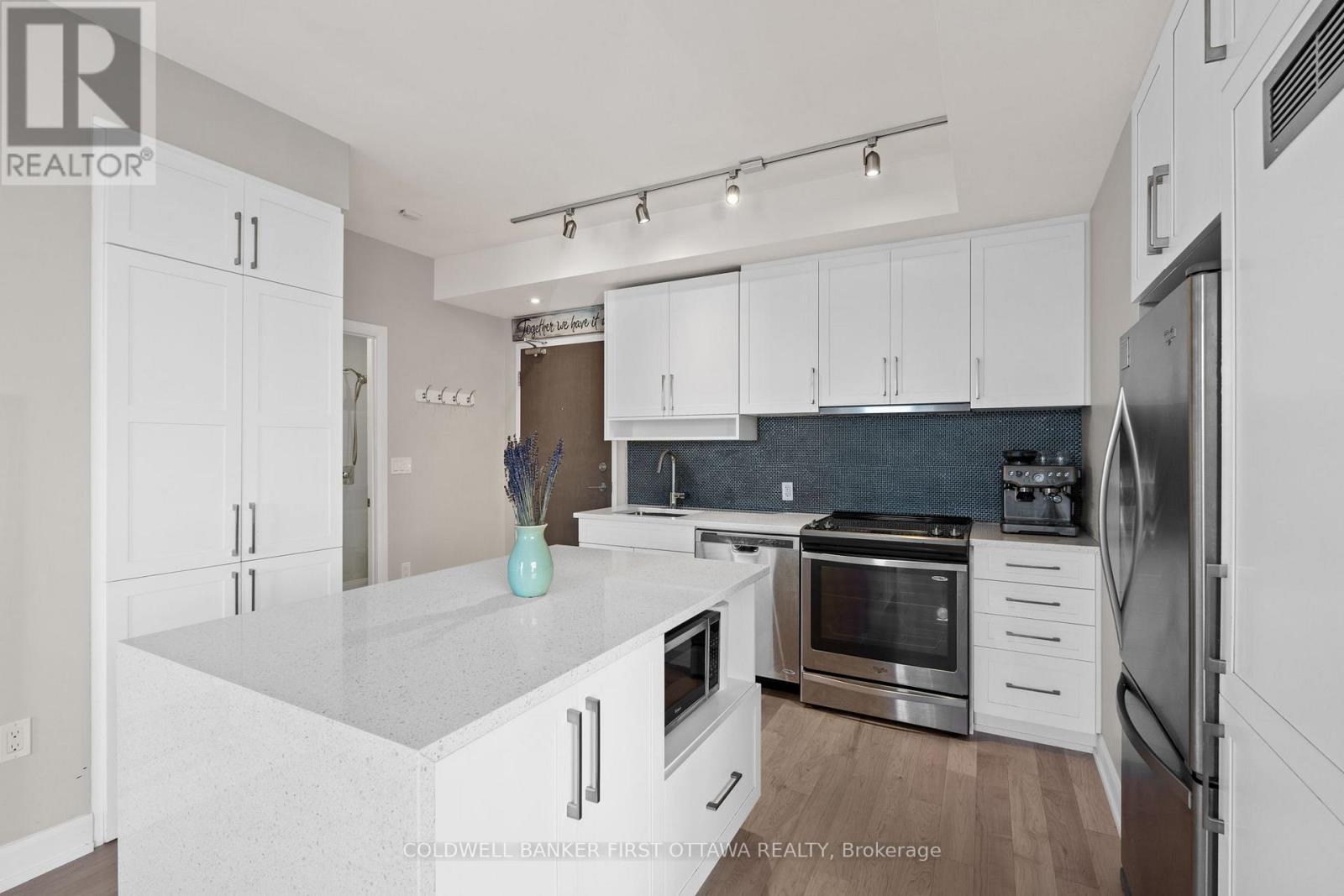 303 - 10 Rosemount Avenue, Ottawa, Ontario  K1Y 4G9 - Photo 10 - X12410320