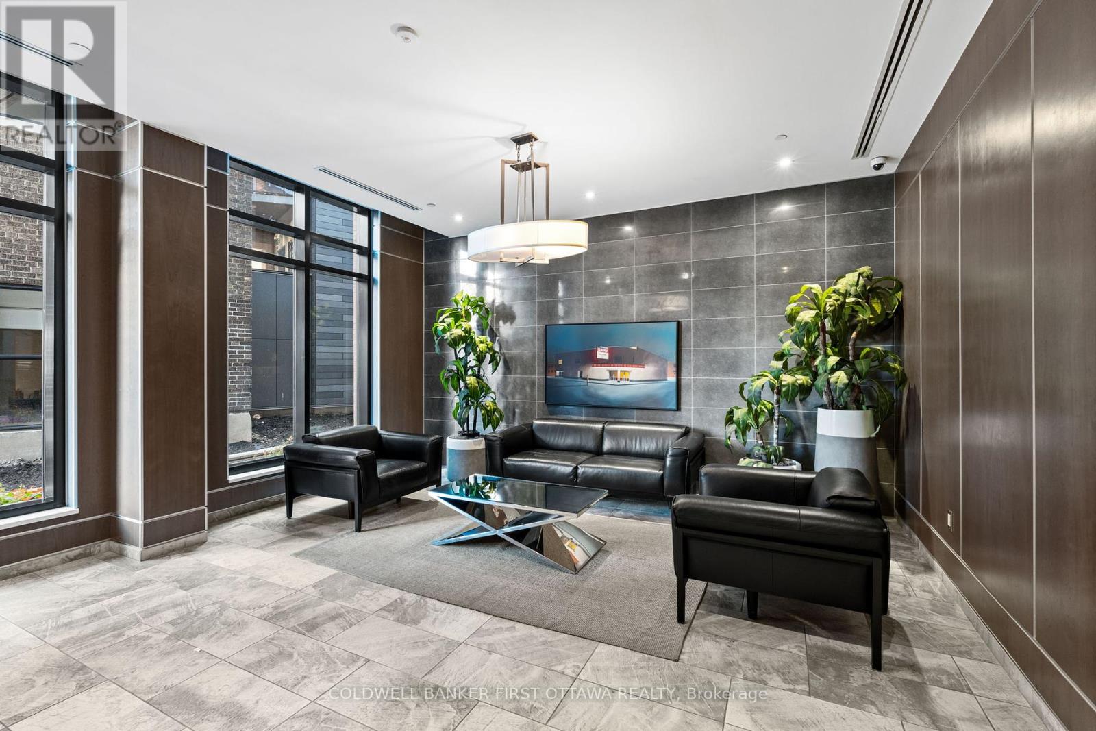 303 - 10 Rosemount Avenue, Ottawa, Ontario  K1Y 4G9 - Photo 6 - X12410320