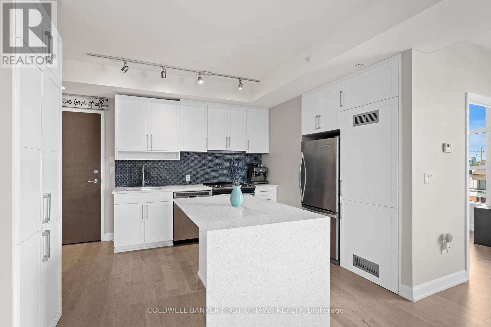 303 - 10 Rosemount Avenue, Ottawa, Ontario  K1Y 4G9 - Photo 9 - X12410320