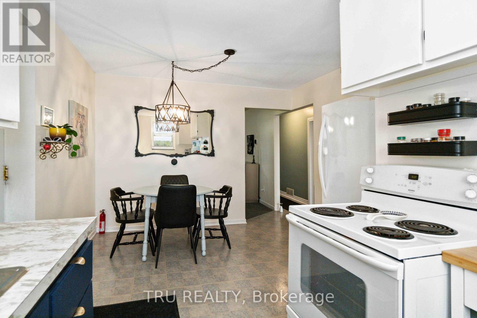 8665 Marvelville Road, Ottawa, Ontario  K0A 2P0 - Photo 7 - X12410329