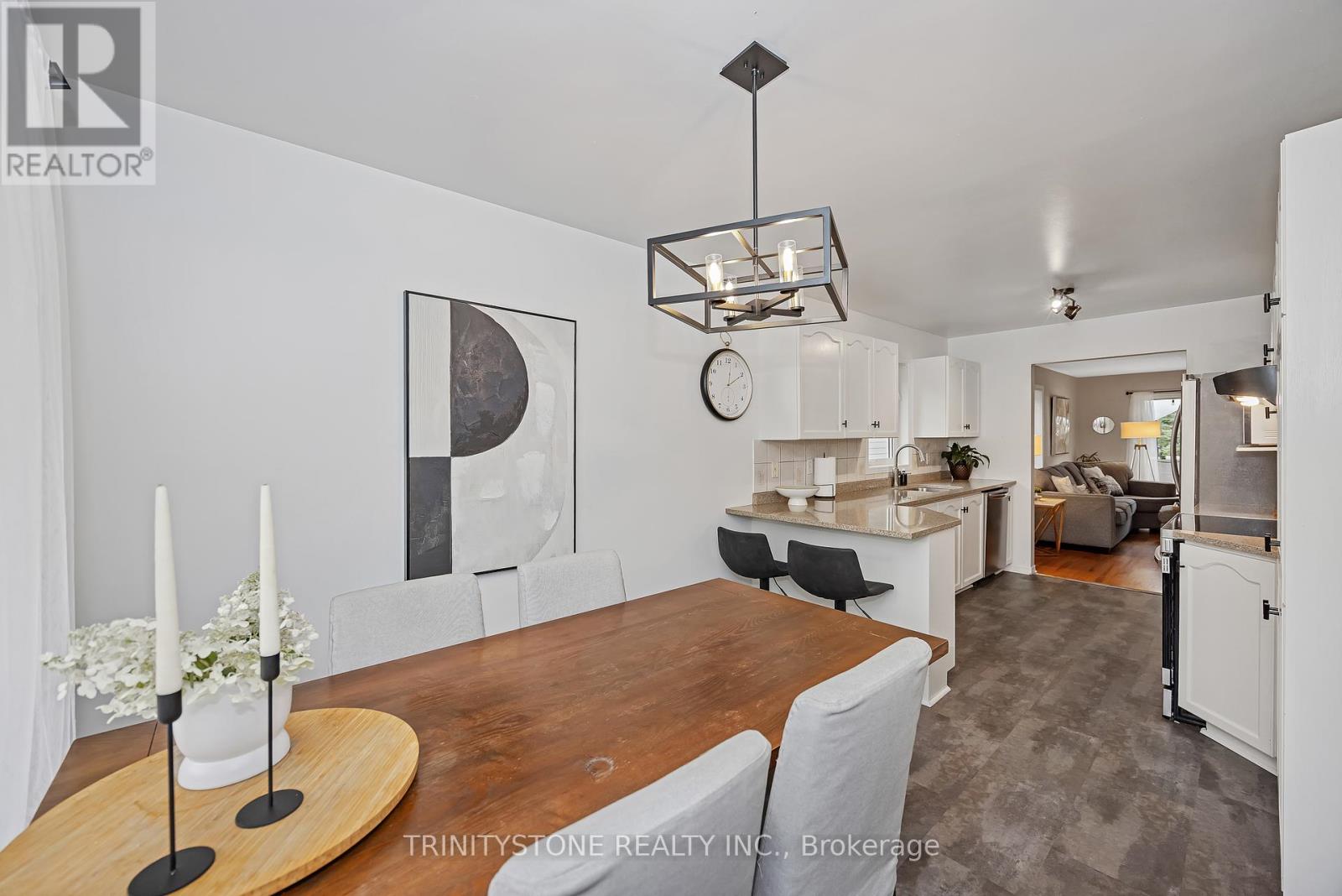 6127 Abbott Street E, Ottawa, Ontario  K2S 1V5 - Photo 11 - X12410339
