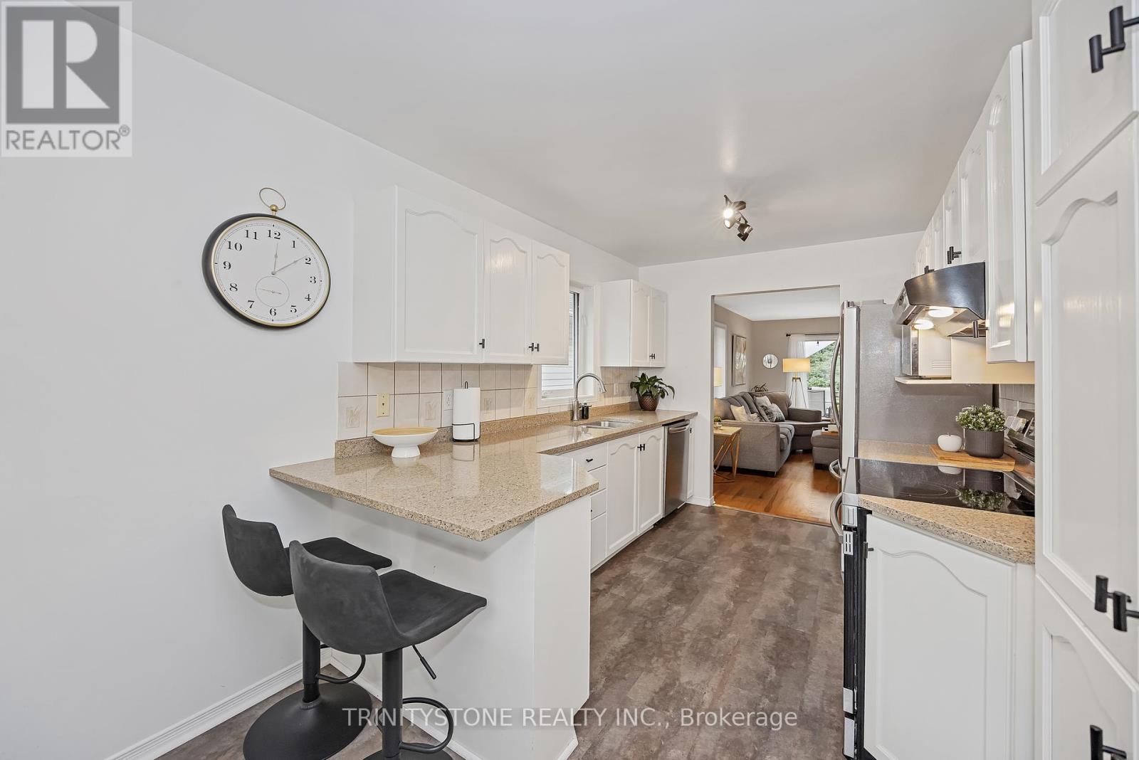 6127 Abbott Street E, Ottawa, Ontario  K2S 1V5 - Photo 12 - X12410339