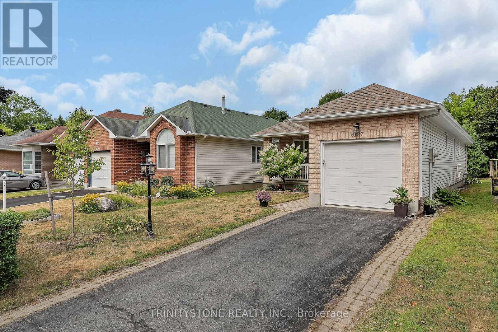 6127 Abbott Street E, Ottawa, Ontario  K2S 1V5 - Photo 2 - X12410339