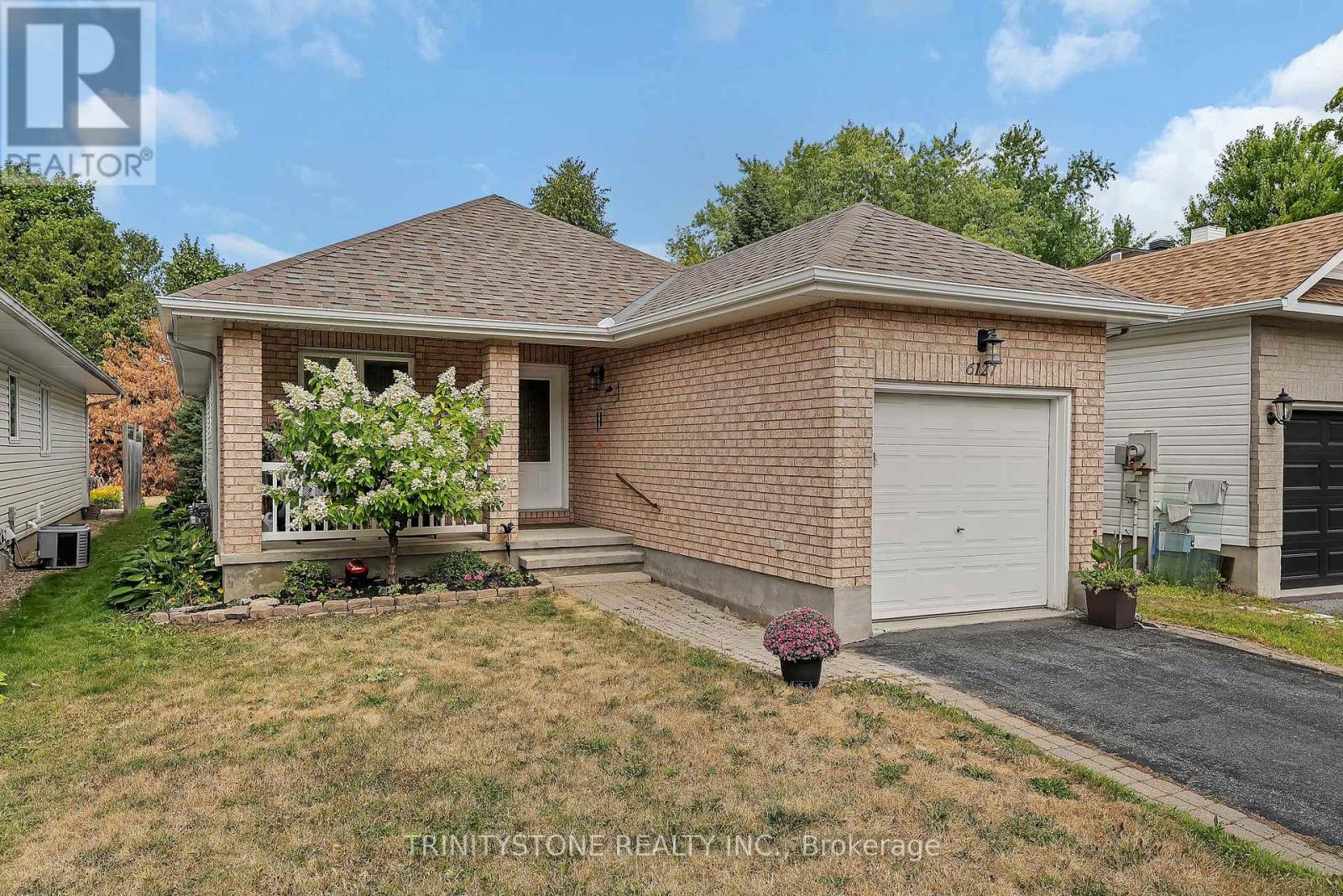 6127 Abbott Street E, Ottawa, Ontario  K2S 1V5 - Photo 4 - X12410339
