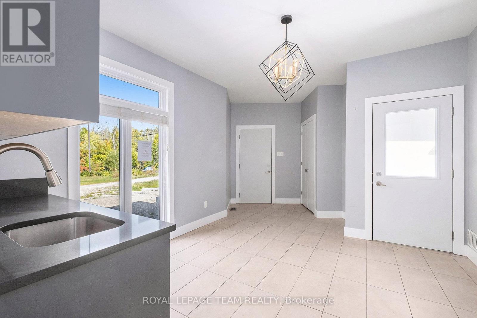 896 Corktown Road, Merrickville-Wolford, Ontario  K0G 1N0 - Photo 14 - X12410408
