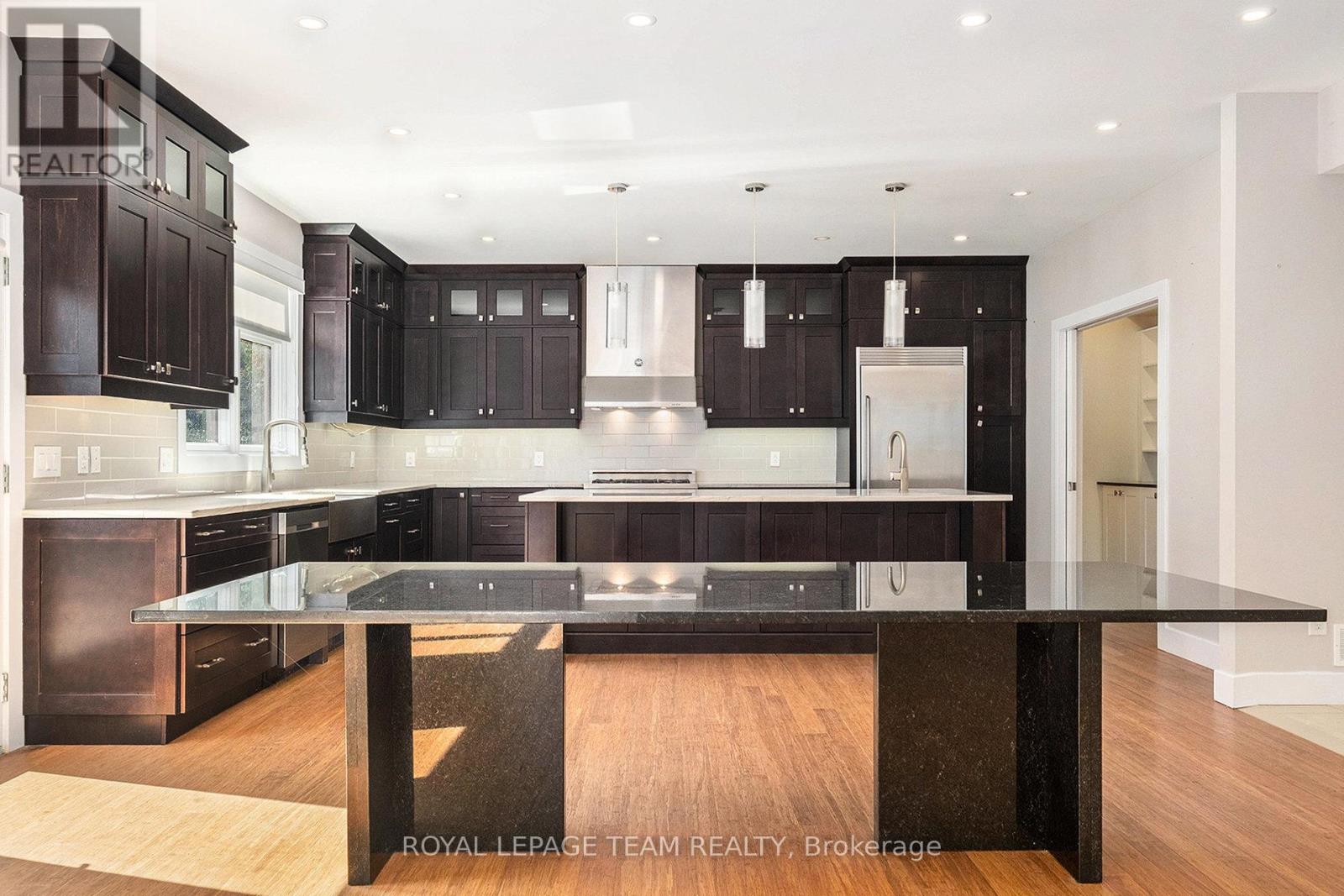 896 Corktown Road, Merrickville-Wolford, Ontario  K0G 1N0 - Photo 8 - X12410408