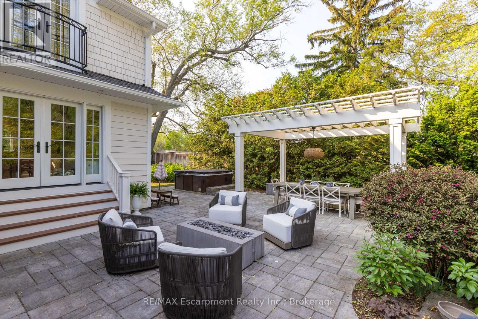 161 Dianne Avenue, Oakville, Ontario  L6J 4G8 - Photo 5 - W12410440