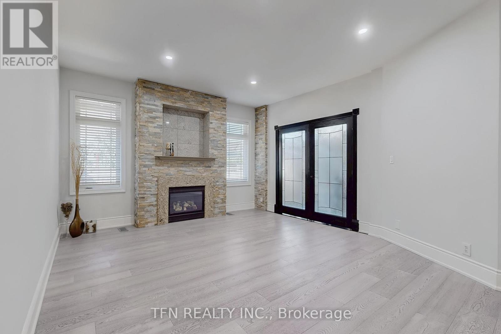 120 Valley Vista Drive, Vaughan (Patterson), Ontario  L6A 0Z3 - Photo 10 - N12410268