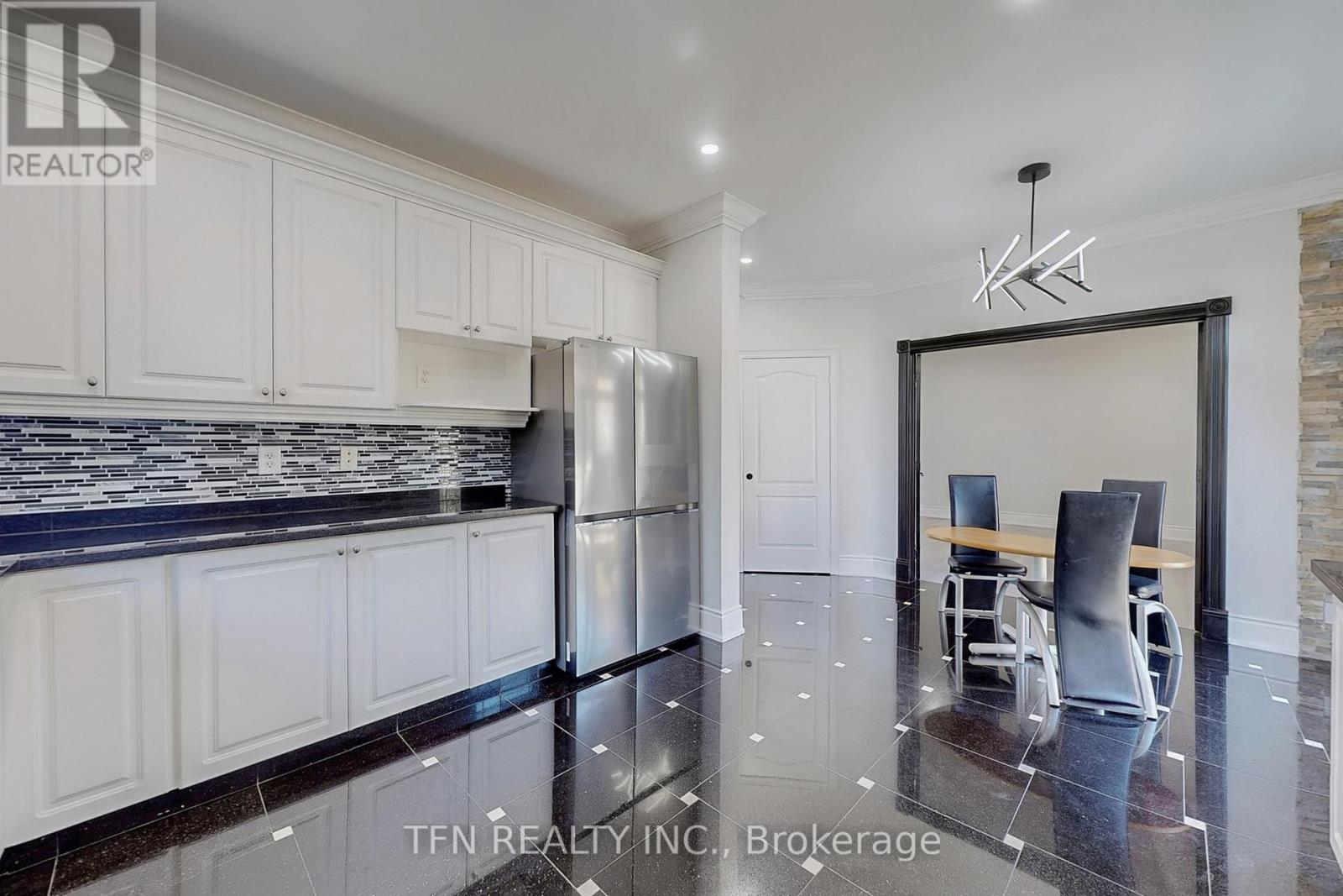 120 Valley Vista Drive, Vaughan (Patterson), Ontario  L6A 0Z3 - Photo 15 - N12410268