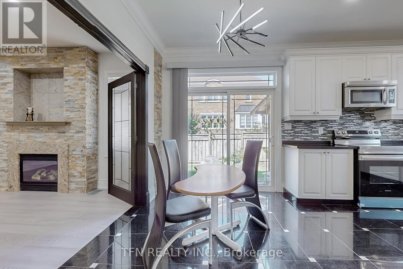 120 Valley Vista Drive, Vaughan (Patterson), Ontario  L6A 0Z3 - Photo 17 - N12410268
