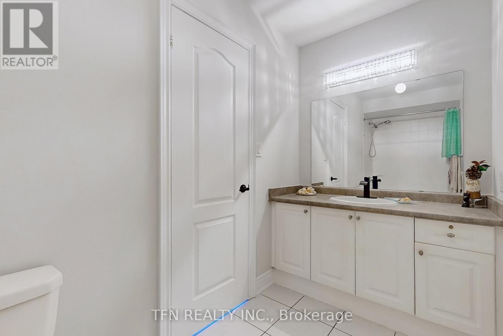 120 Valley Vista Drive, Vaughan (Patterson), Ontario  L6A 0Z3 - Photo 31 - N12410268