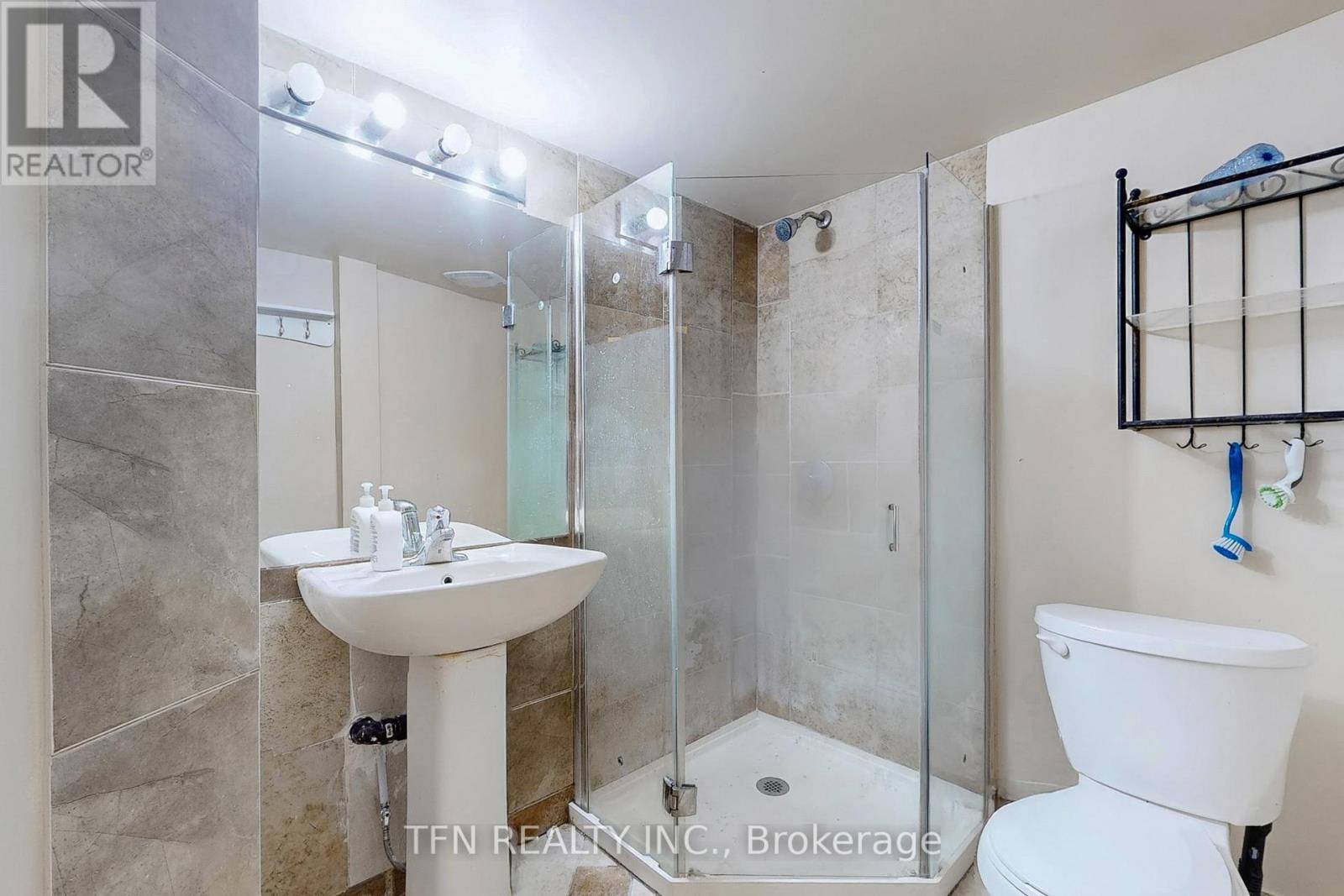 120 Valley Vista Drive, Vaughan (Patterson), Ontario  L6A 0Z3 - Photo 43 - N12410268