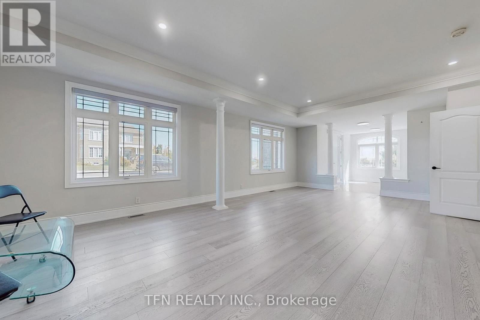 120 Valley Vista Drive, Vaughan (Patterson), Ontario  L6A 0Z3 - Photo 9 - N12410268