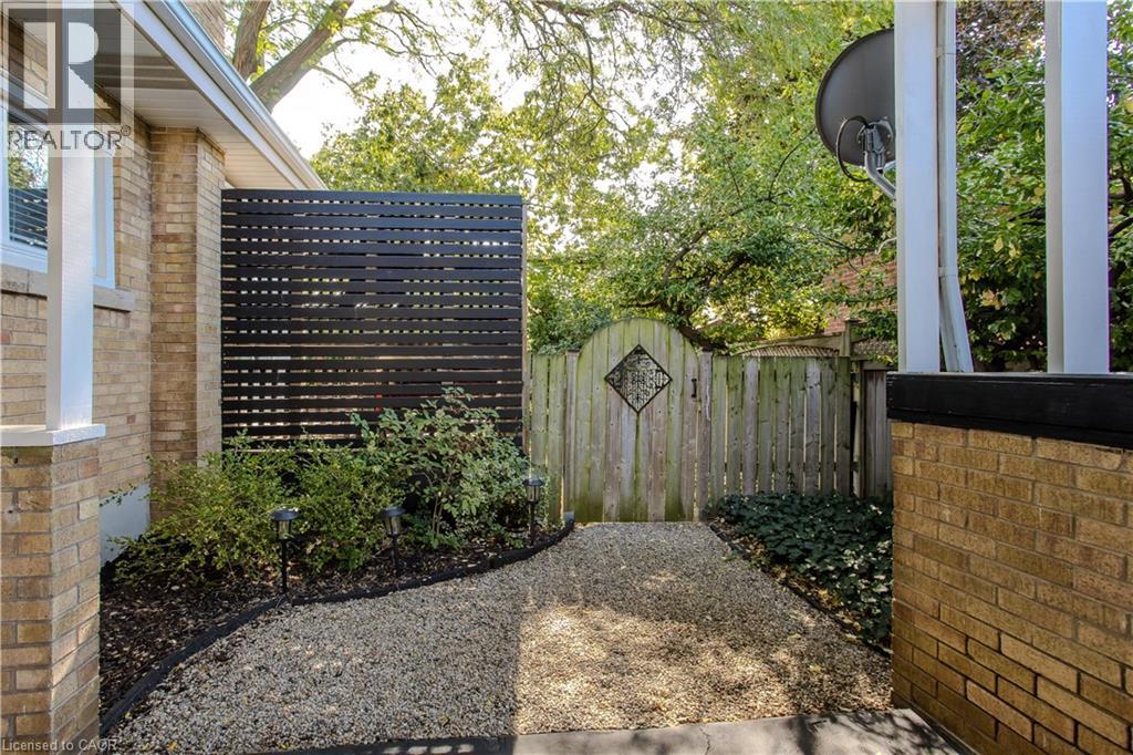 1420 Alfred Crescent, Burlington, Ontario  L7S 1K7 - Photo 4 - 40769780