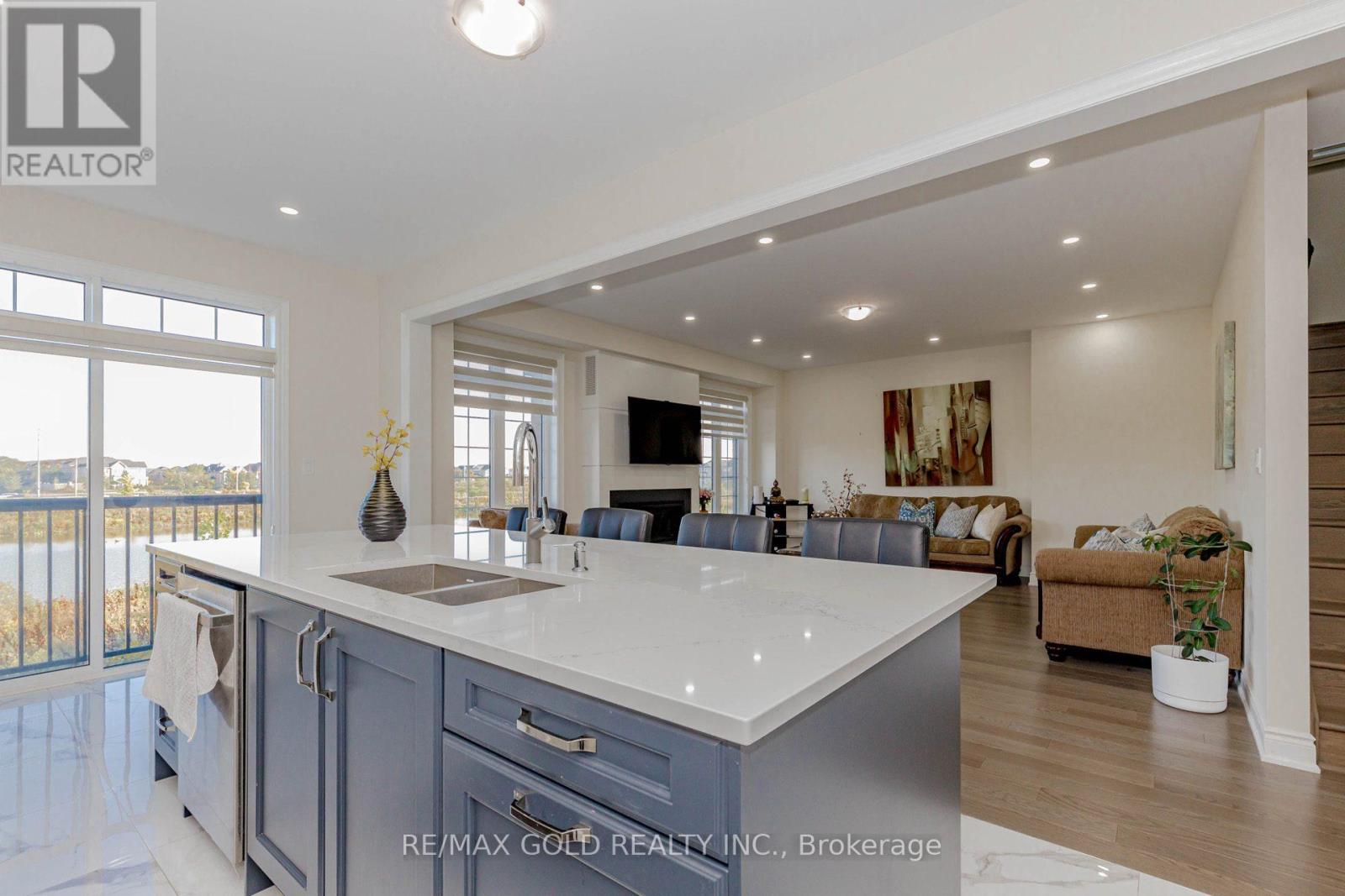 32 Claremount Drive, Brampton (Sandringham-Wellington North), Ontario  L6R 4G4 - Photo 19 - W12410256