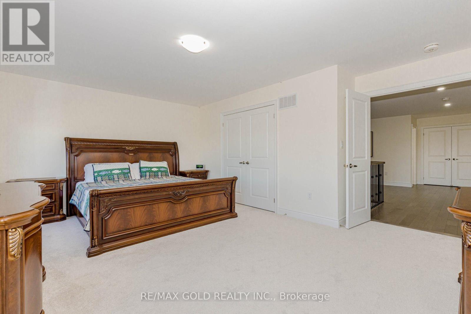 32 Claremount Drive, Brampton (Sandringham-Wellington North), Ontario  L6R 4G4 - Photo 27 - W12410256