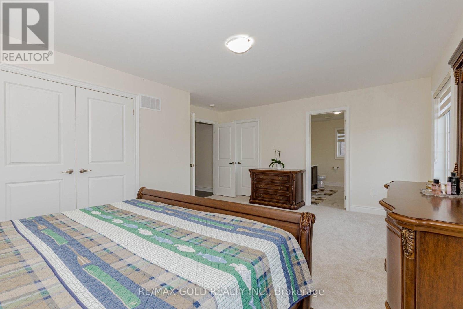 32 Claremount Drive, Brampton (Sandringham-Wellington North), Ontario  L6R 4G4 - Photo 28 - W12410256