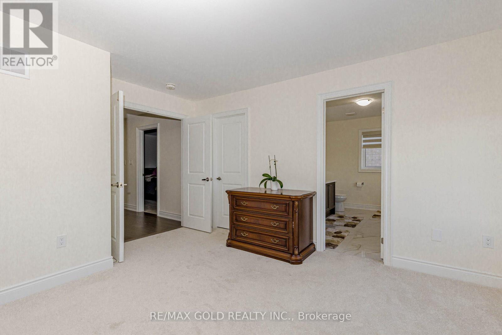32 Claremount Drive, Brampton (Sandringham-Wellington North), Ontario  L6R 4G4 - Photo 30 - W12410256