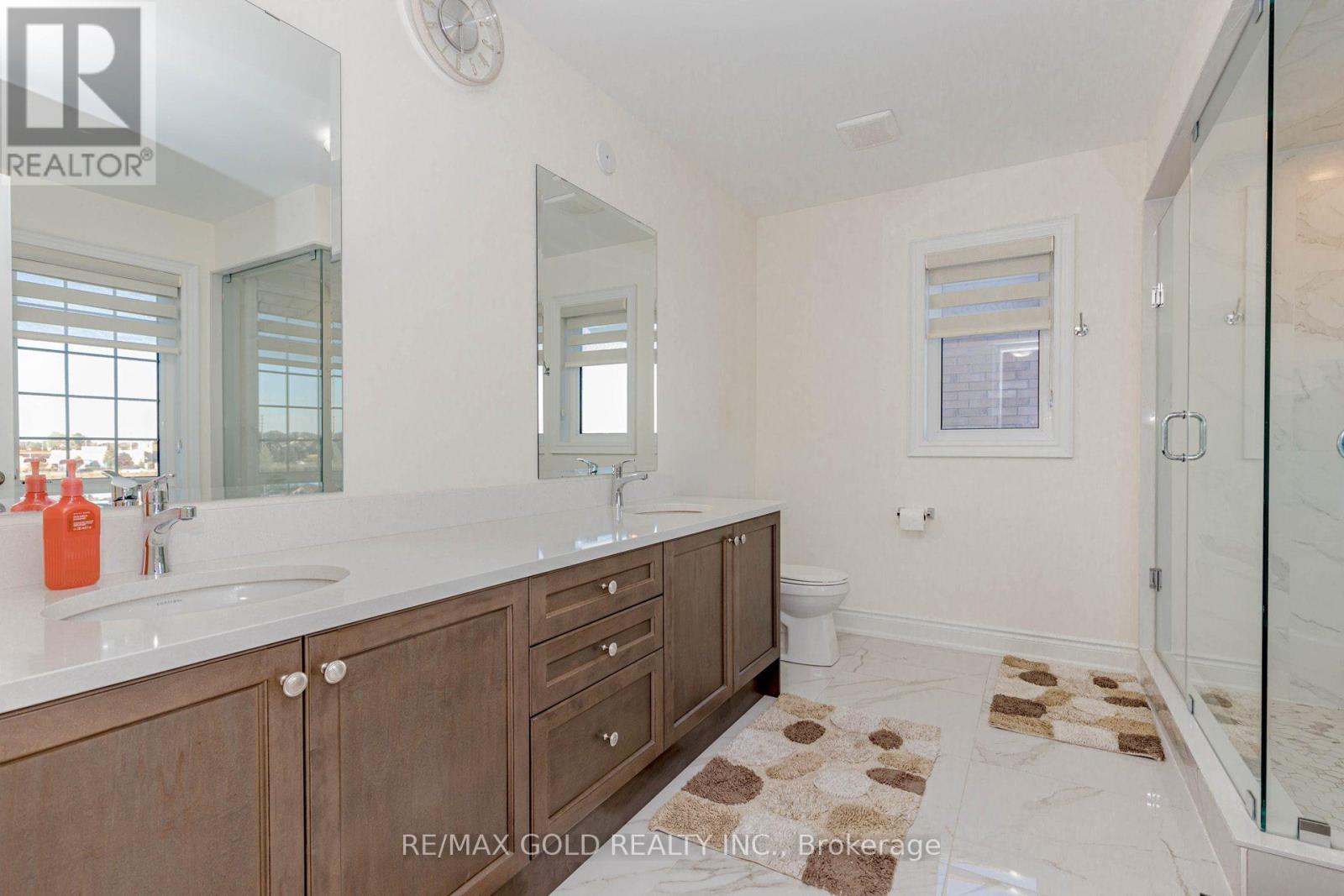 32 Claremount Drive, Brampton (Sandringham-Wellington North), Ontario  L6R 4G4 - Photo 31 - W12410256