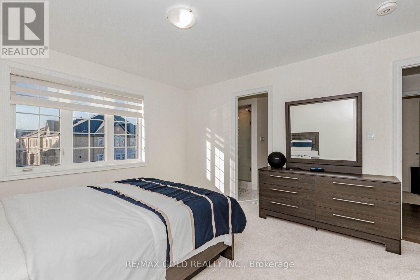 32 Claremount Drive, Brampton (Sandringham-Wellington North), Ontario  L6R 4G4 - Photo 37 - W12410256
