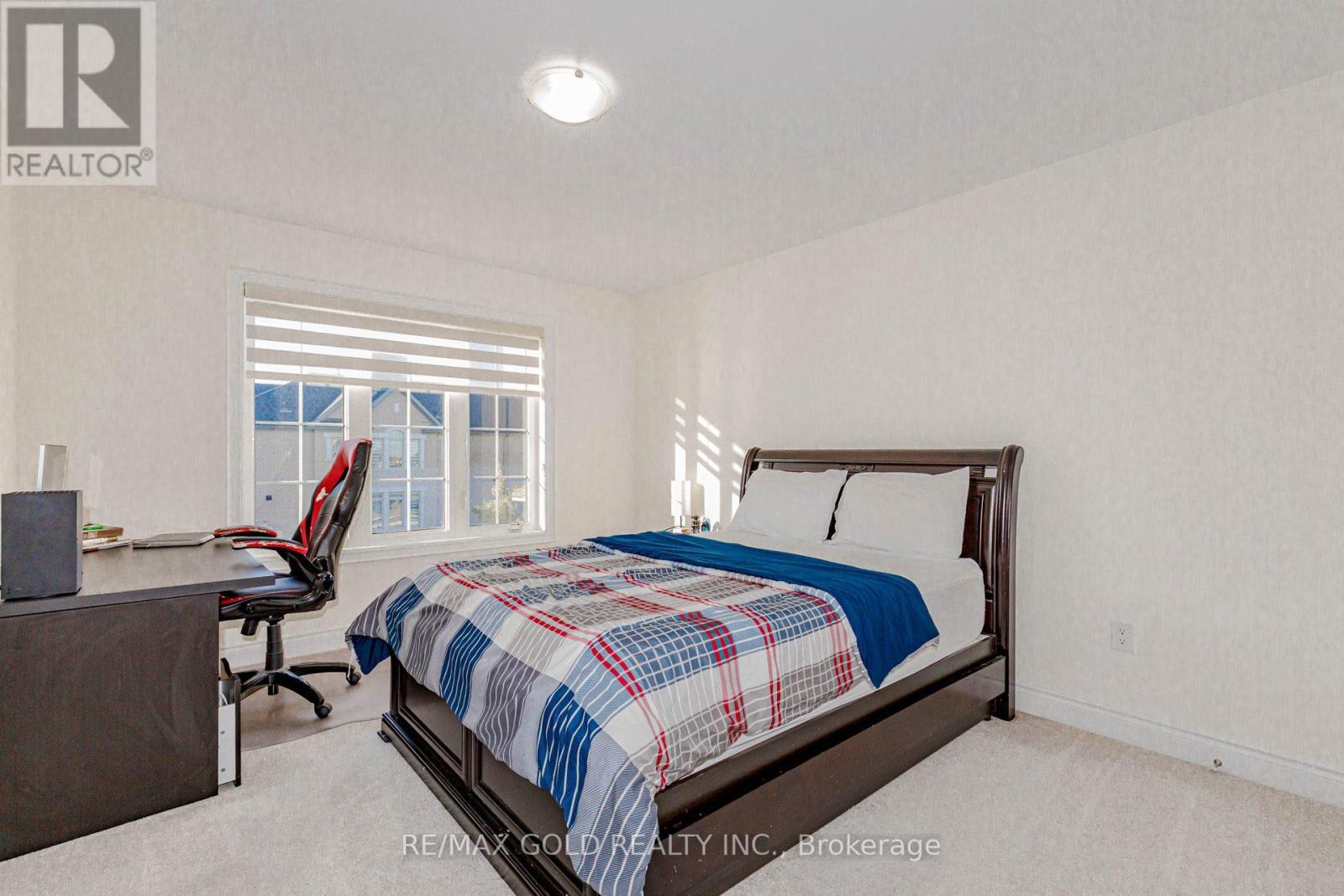 32 Claremount Drive, Brampton (Sandringham-Wellington North), Ontario  L6R 4G4 - Photo 41 - W12410256