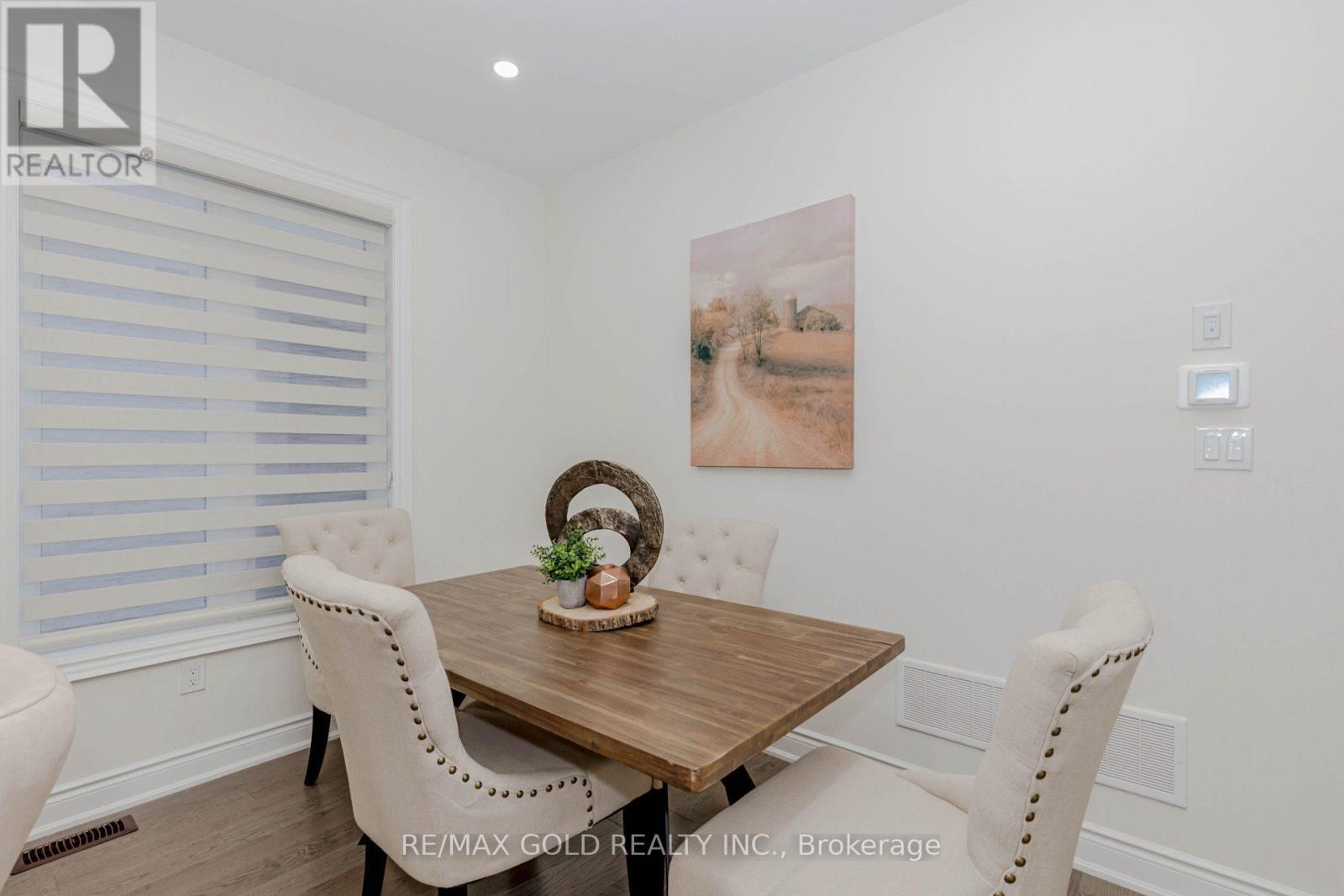 32 Claremount Drive, Brampton (Sandringham-Wellington North), Ontario  L6R 4G4 - Photo 7 - W12410256