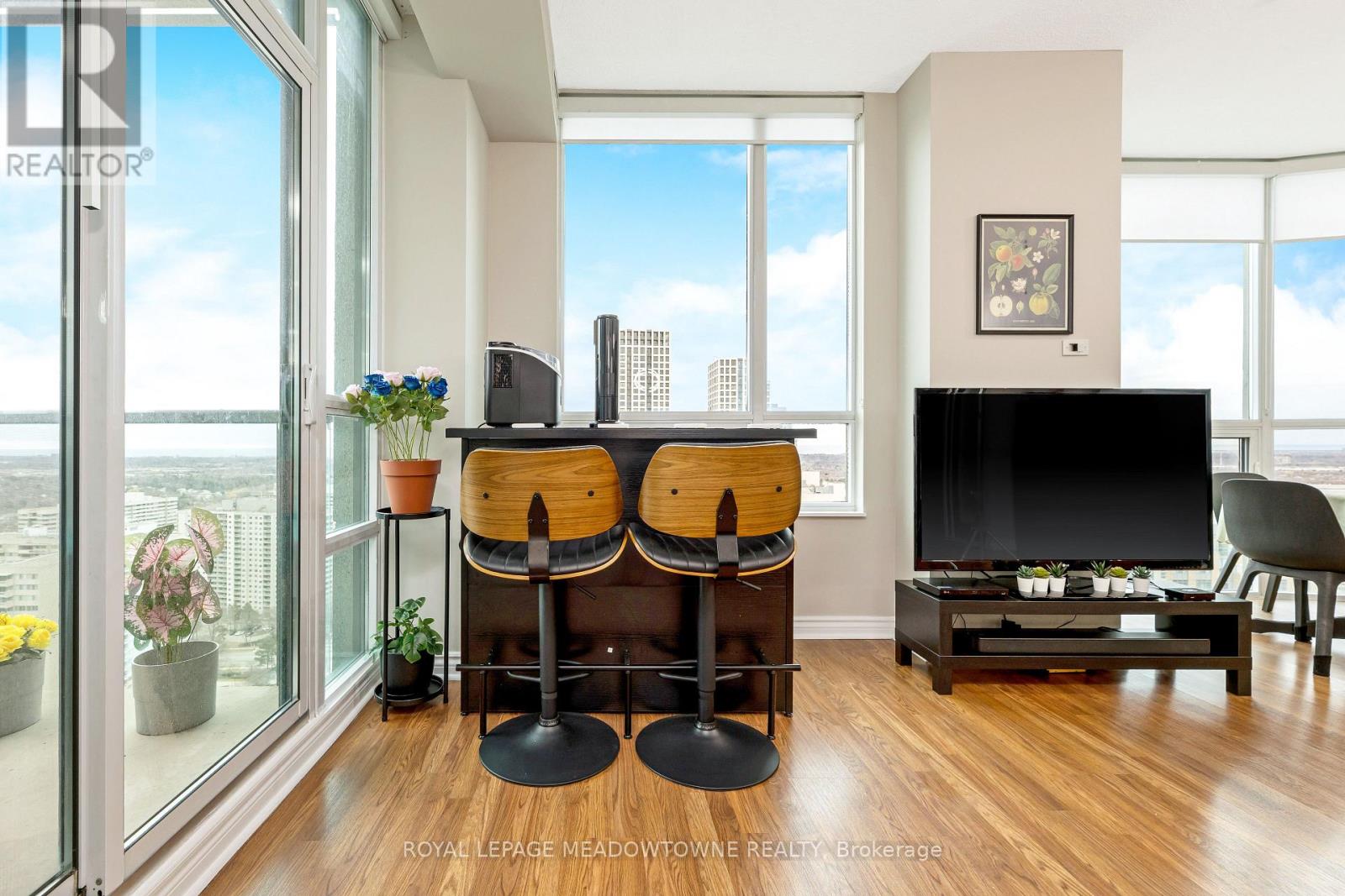 3303 - 208 Enfield Place, Mississauga, Ontario  L5B 0G8 - Photo 13 - W12410274