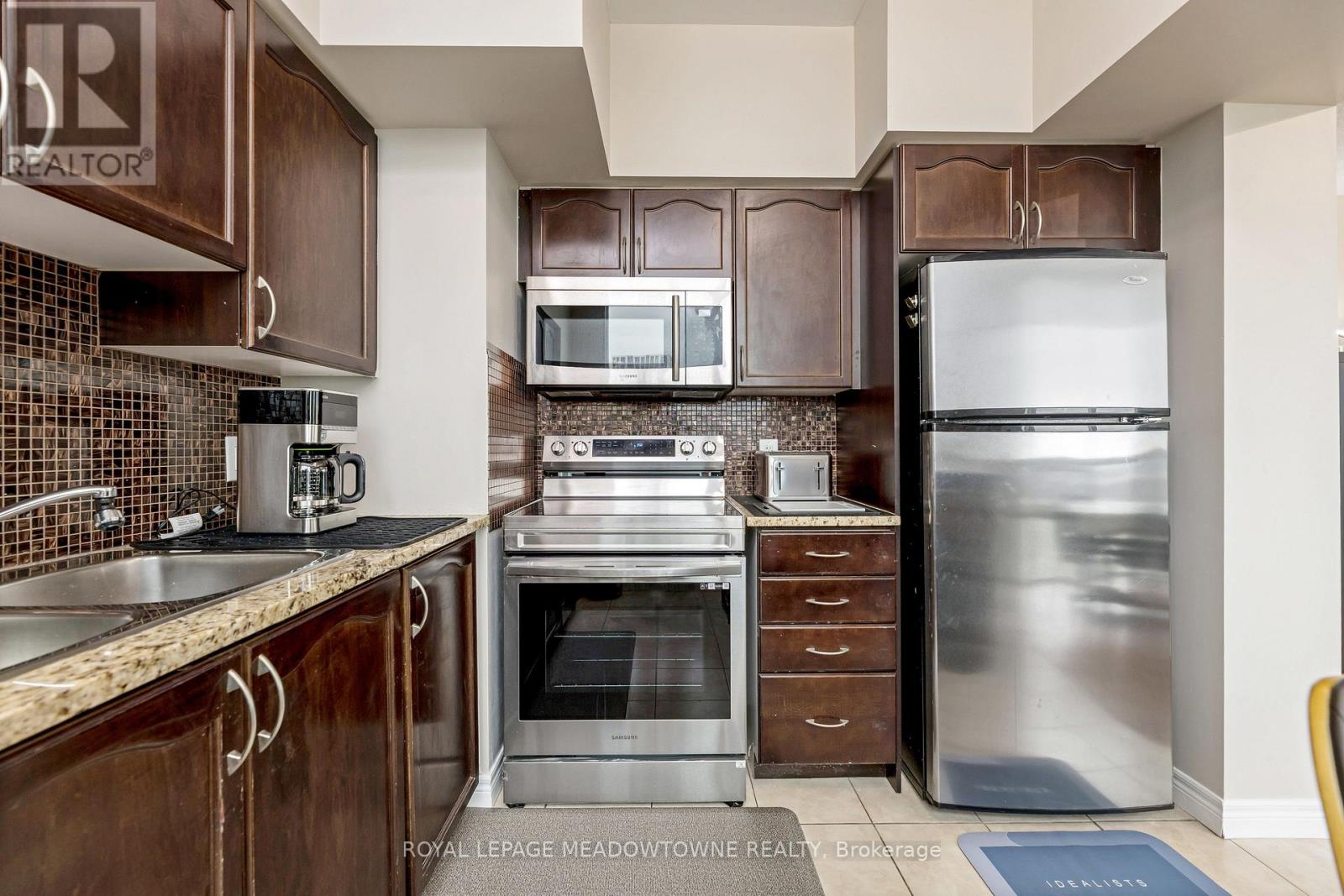 3303 - 208 Enfield Place, Mississauga, Ontario  L5B 0G8 - Photo 6 - W12410274