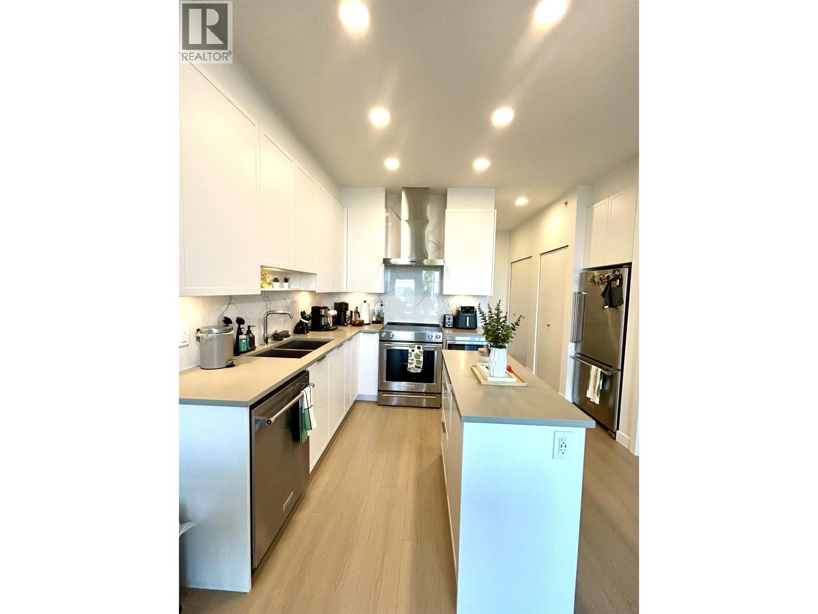 411 7799 17th Street, Burnaby, British Columbia  V3N 0J5 - Photo 13 - R3049058