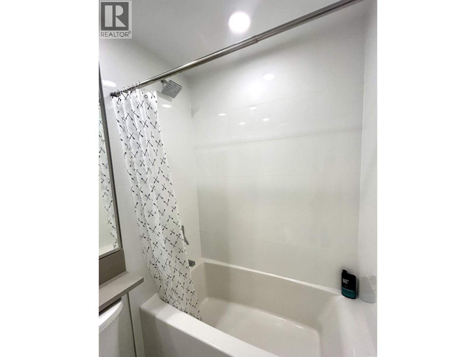 411 7799 17th Street, Burnaby, British Columbia  V3N 0J5 - Photo 15 - R3049058