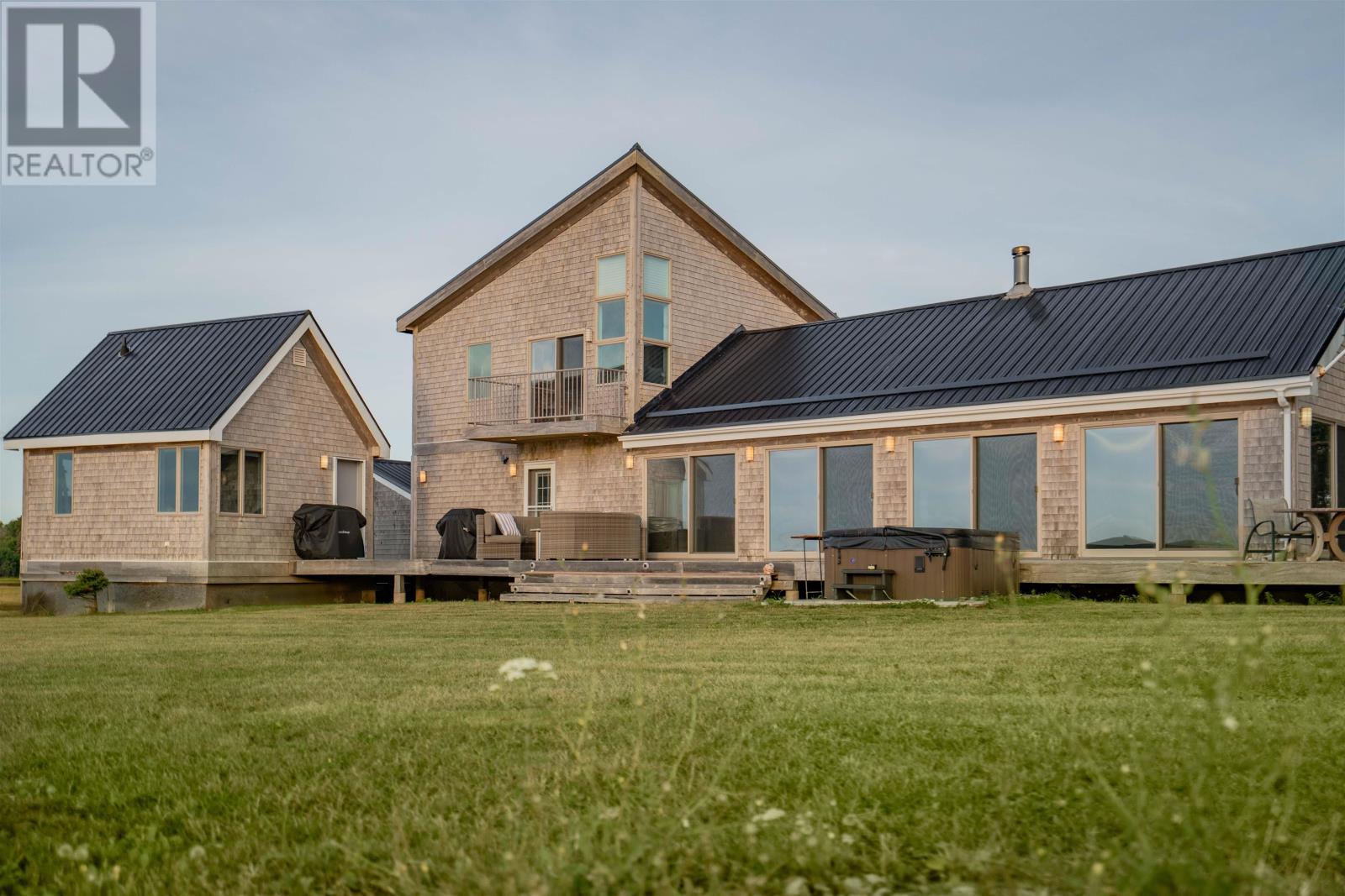 335-337 Harbour Road, Launching, Prince Edward Island  C0A 1G0 - Photo 1 - 202523609
