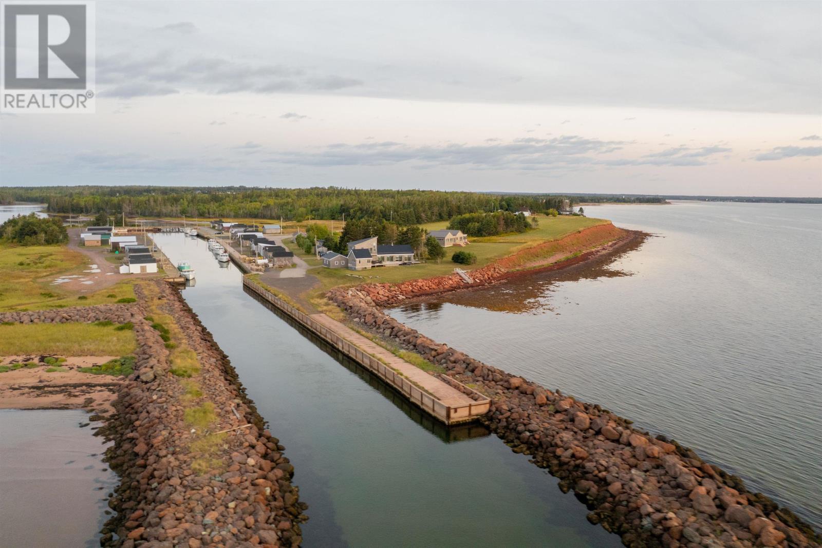 335-337 Harbour Road, Launching, Prince Edward Island  C0A 1G0 - Photo 3 - 202523609