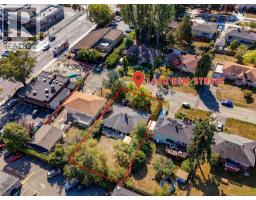 1660 Elm St Cedar Hill, Saanich, Ca