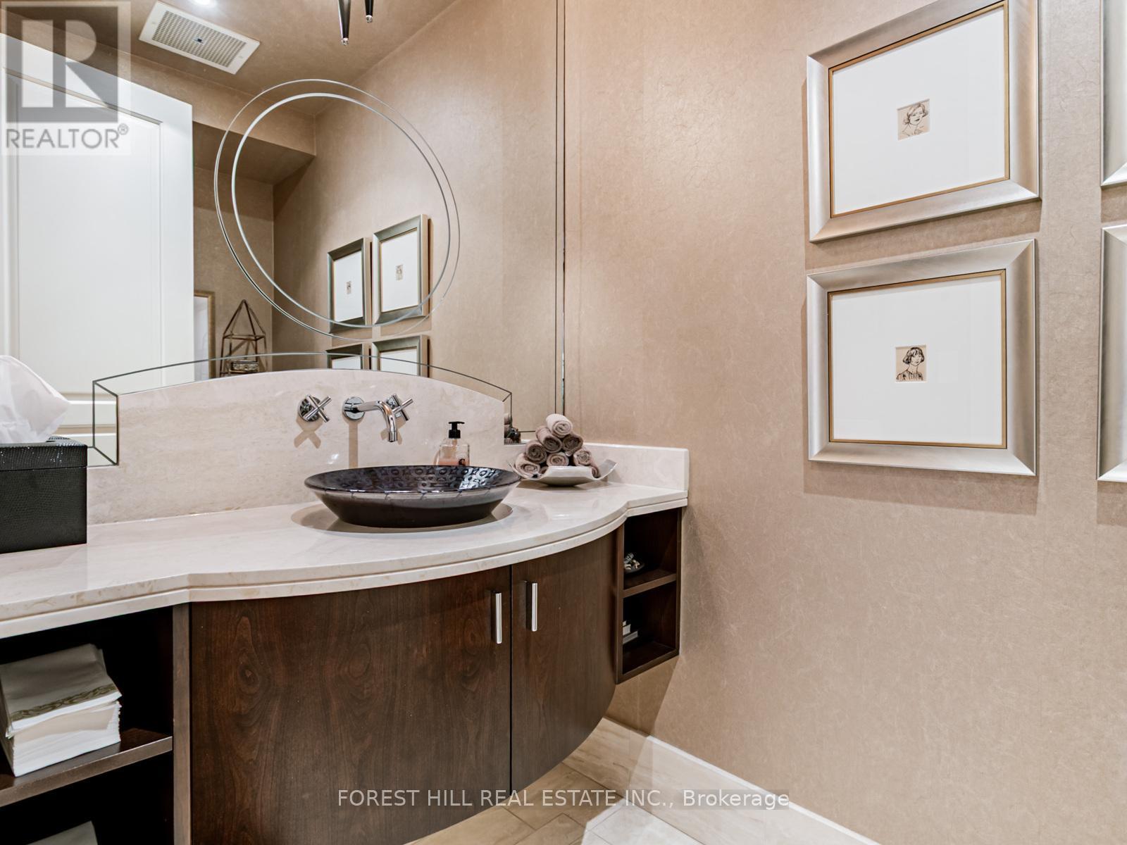 7 Cedarwood Avenue, Toronto (Bridle Path-Sunnybrook-York Mills), Ontario  M2L 1L7 - Photo 19 - C12410291
