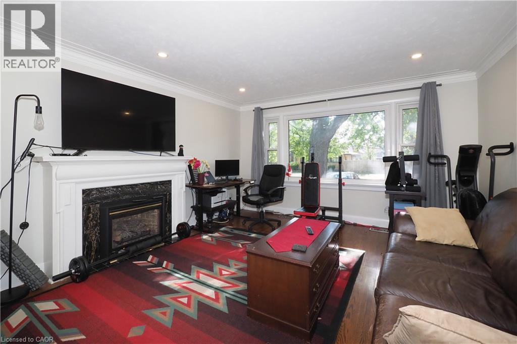 296 Dumfries Avenue, Kitchener, Ontario  N2H 2E8 - Photo 2 - 40769046