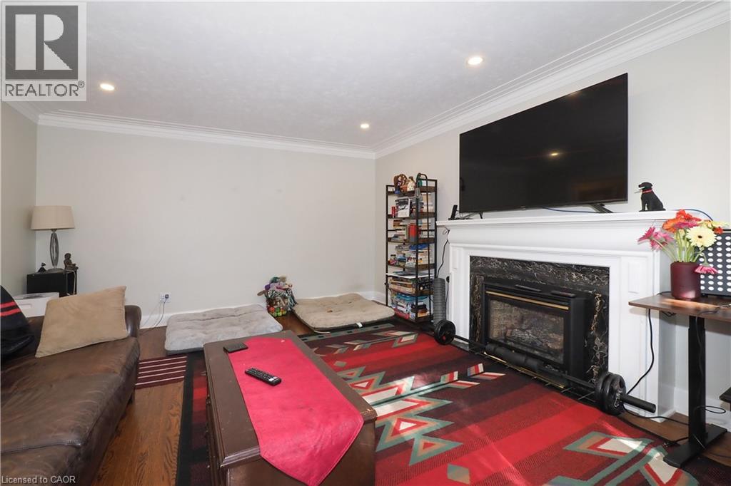 296 Dumfries Avenue, Kitchener, Ontario  N2H 2E8 - Photo 4 - 40769046