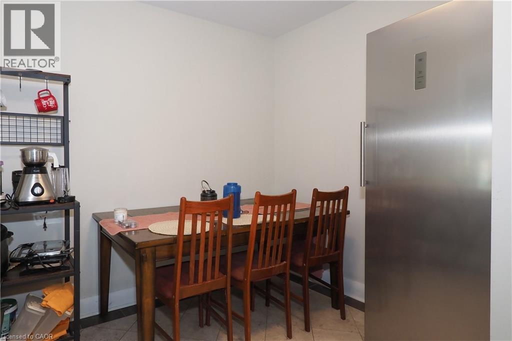 296 Dumfries Avenue, Kitchener, Ontario  N2H 2E8 - Photo 5 - 40769046