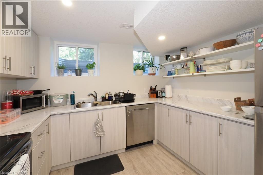 296 Dumfries Avenue, Kitchener, Ontario  N2H 2E8 - Photo 24 - 40769046