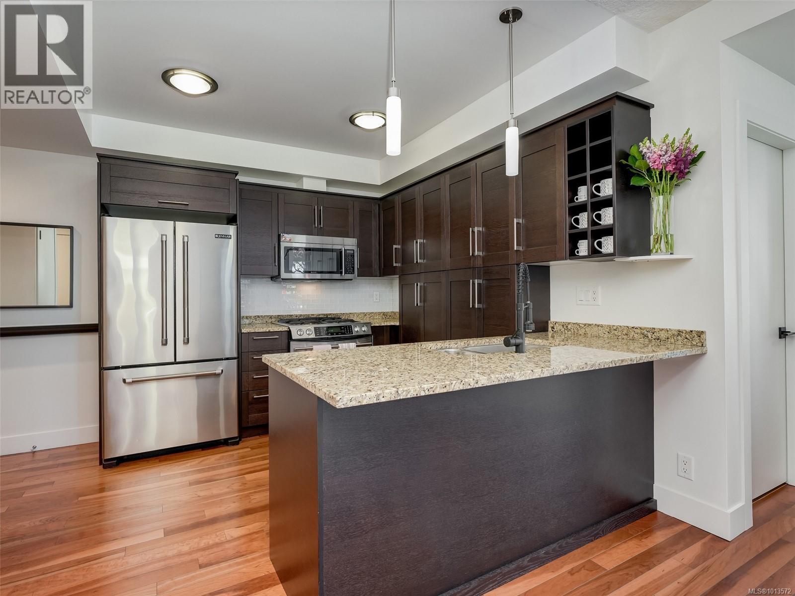 N608 737 Humboldt St, Victoria, British Columbia V8W 1B1 - Photo 7 - 1013572