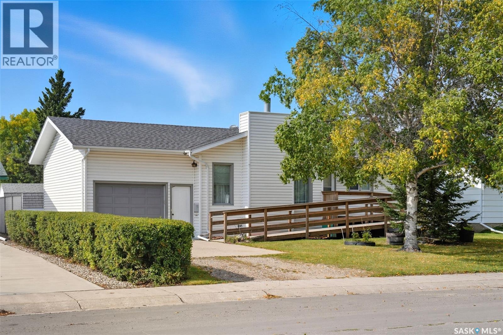 1211 16th Street, Humboldt, Saskatchewan  S0K 2A0 - Photo 2 - SK018674