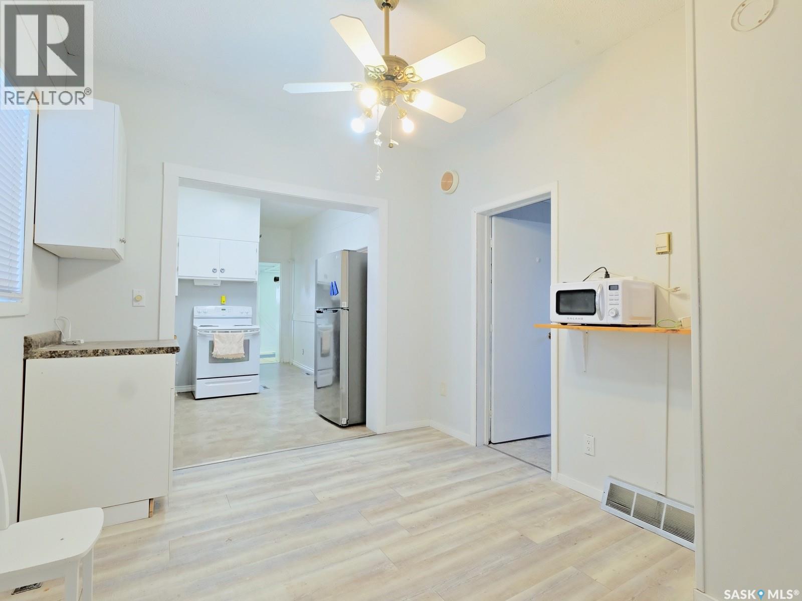 307 5th Avenue W, Biggar, Saskatchewan  S0K 0M0 - Photo 12 - SK018596