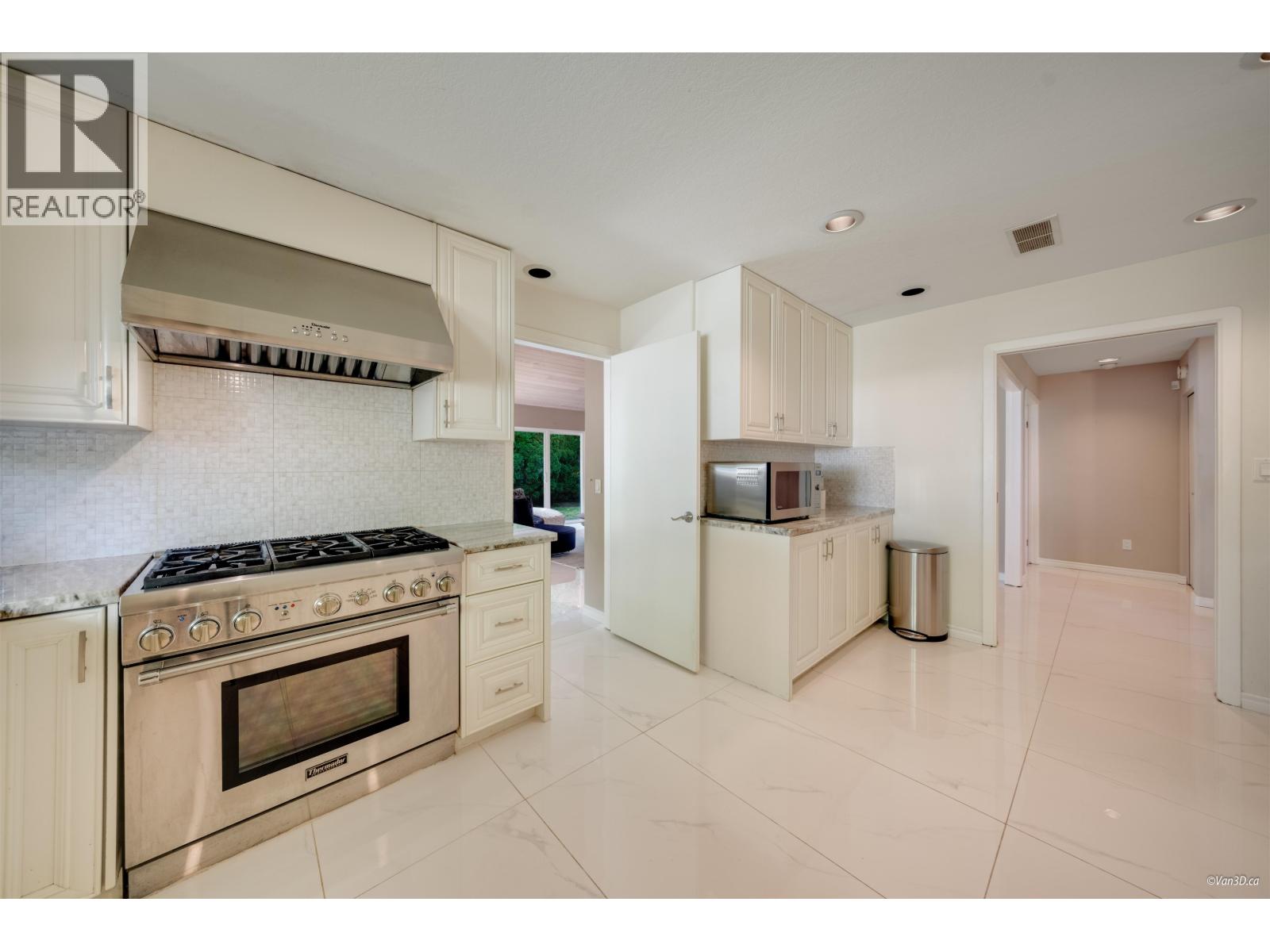 7215 Frobisher Drive, Richmond, British Columbia  V7C 4P8 - Photo 9 - R3049043