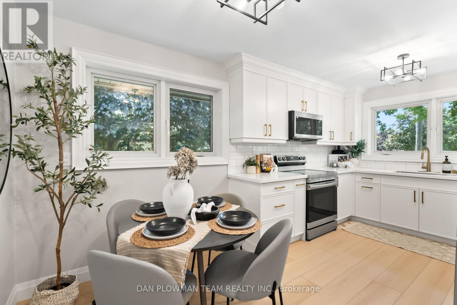 Property at 119 THORNCLIFFE STREET image 4