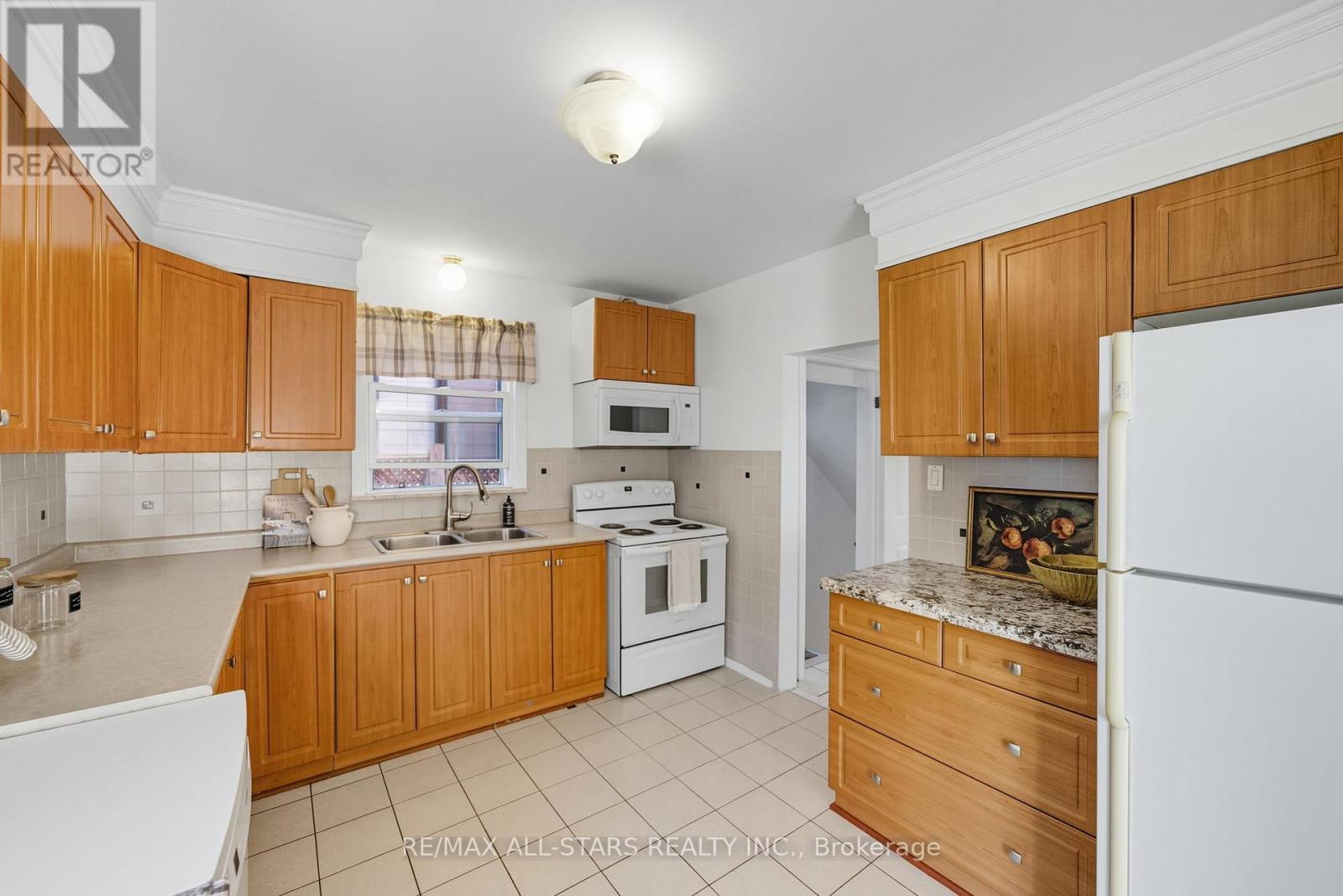 11 Chatterton Boulevard, Toronto, Ontario  M1M 2G3 - Photo 9 - E12410367