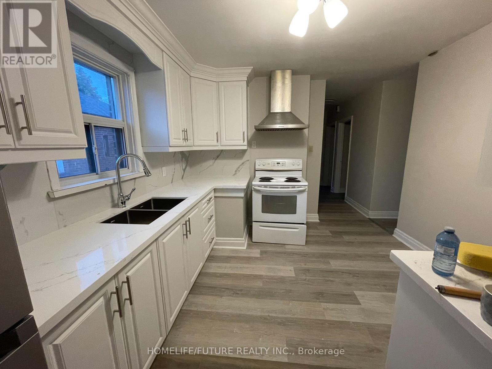 Main - 17 Flintridge Road, Toronto, Ontario  M1P 1C2 - Photo 10 - E12410423
