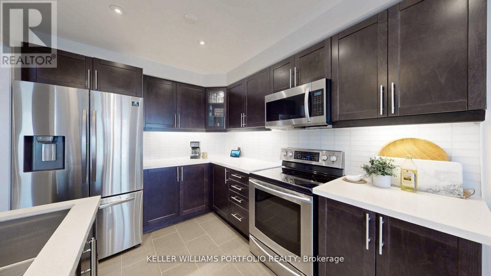 773 Miller Park Avenue, Bradford West Gwillimbury, Ontario  L3Z 0L8 - Photo 10 - N12410303